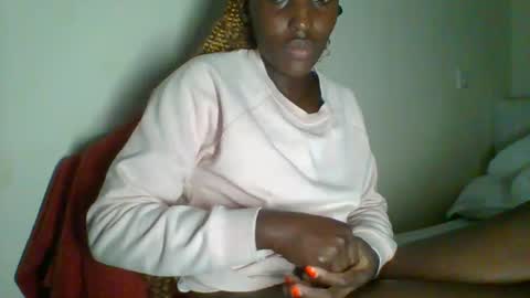 Snapshot of _clara01 chatting on January 30, 2025, 1:10 pm clara online show from January 30, 2025, 1:10 pm