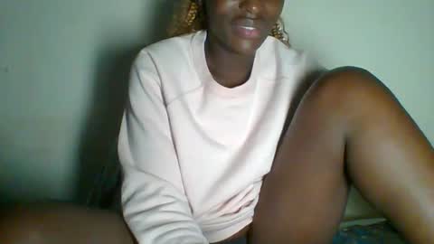 Snapshot of _clara01 chatting on February 7, 2025, 8:42 pm clara online show from February 7, 2025, 8:42 pm