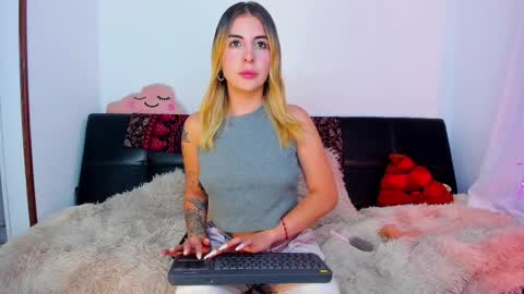 Snapshot of _cloe_1 chatting on February 19, 2025, 3:50 am Chloe online show from February 19, 2025, 3:50 am