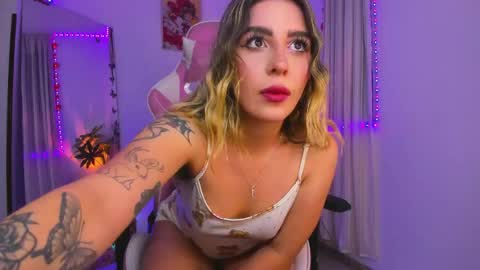  Chloe  online show from May 8, 2026, 3:12 am