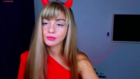 Snapshot of _comefeelme_ chatting on November 1, 2025, 5:37 pm D online show from November 1, 2025, 5:37 pm