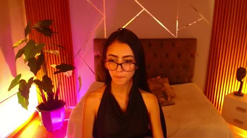 Snapshot of _coraliinee_ chatting on April 1, 2026, 5:30 am Coraline online show from April 1, 2026, 5:30 am