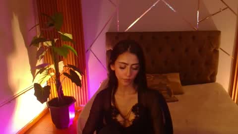 Snapshot of _coraliinee_ chatting on April 2, 2026, 5:05 am Coraline online show from April 2, 2026, 5:05 am