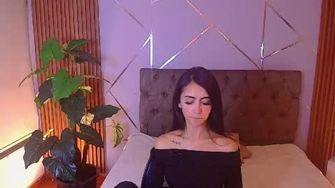Snapshot of _coraliinee_ chatting on May 6, 2026, 5:46 am Coraline online show from May 6, 2026, 5:46 am