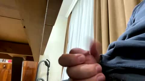 Snapshot of _cosmo_kramer chatting on July 10, 2026, 12:26 am _cosmo_kramer online show from July 10, 2026, 12:26 am