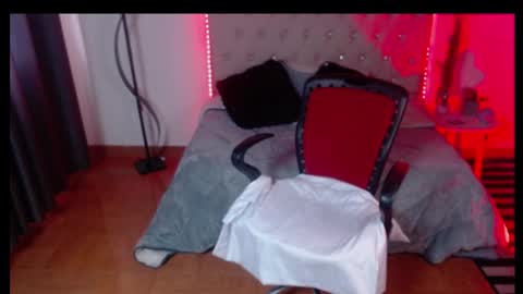 Snapshot of _crystal12 chatting on October 30, 2025, 7:14 pm Cristal online show from October 30, 2025, 7:14 pm