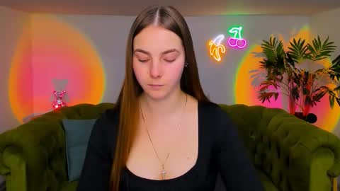 Erika online show from November 26, 2025, 1:56 pm