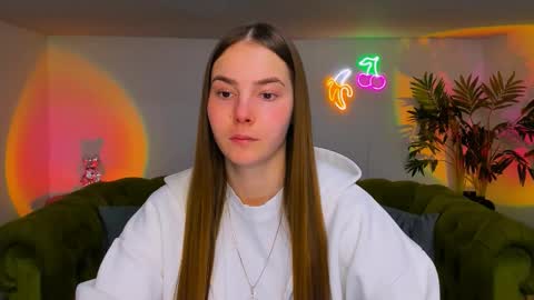 Erika online show from December 3, 2025, 5:59 am