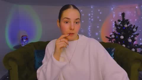 Erika online show from December 17, 2025, 1:17 pm