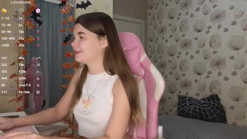 Snapshot of _cute_ice chatting on October 22, 2025, 4:35 am _cute_ice online show from October 22, 2025, 4:35 am