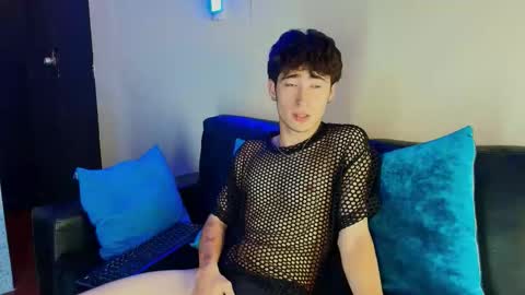 Snapshot of _dantfox_ chatting on October 20, 2025, 8:31 pm Dante online show from October 20, 2025, 8:31 pm