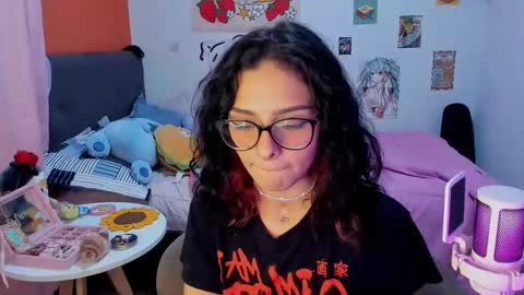 Snapshot of _dayanne_ chatting on December 13, 2024, 1:37 am Pao online show from December 13, 2024, 1:37 am