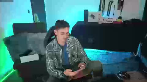 Snapshot of _delacruz911_ chatting on March 18, 2026, 1:31 am delacruz online show from March 18, 2026, 1:31 am