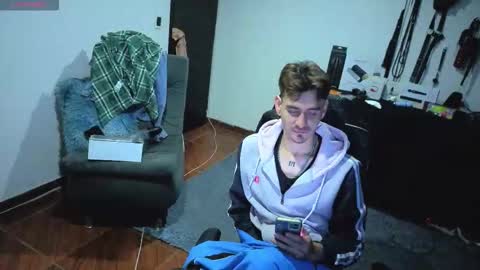 Snapshot of _delacruz911_ chatting on March 21, 2026, 8:19 am delacruz online show from March 21, 2026, 8:19 am