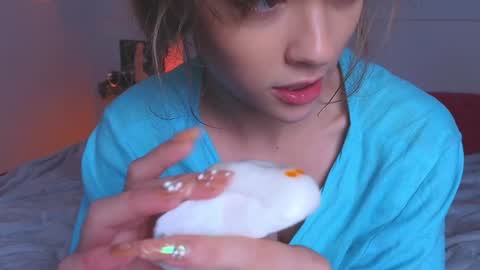 DemiDee online show from January 2, 2025, 11:41 am