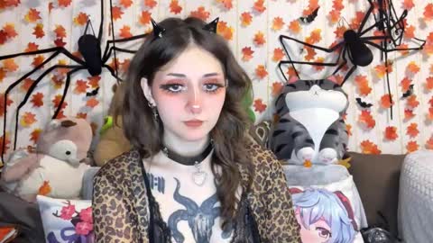 Kate online show from September 22, 2025, 4:31 pm