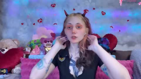 Kate online show from February 19, 2026, 5:42 pm