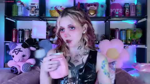 Kate online show from June 19, 2026, 8:12 pm