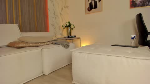 Abril online show from March 10, 2026, 1:05 pm