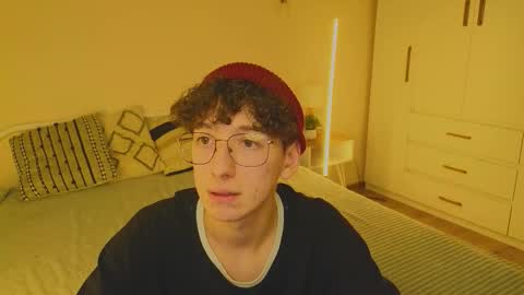 Snapshot of _dream_boys_ chatting on October 21, 2025, 7:14 pm _dream_boys_ online show from October 21, 2025, 7:14 pm