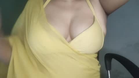 _dreamgirl_0 online show from June 6, 2026, 10:09 am