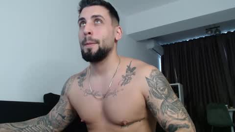 Snapshot of _dylangreen chatting on November 1, 2025, 9:33 am Dylan online show from November 1, 2025, 9:33 am