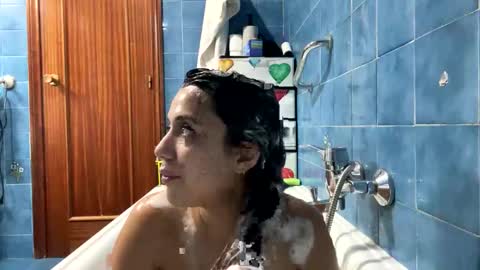  elena barra online show from January 13, 2025, 6:38 pm