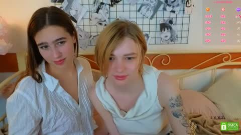 Lizzy  online show from April 22, 2026, 10:00 pm