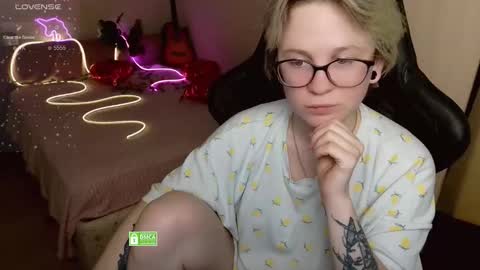 Snapshot of _elven_dreams__ chatting on March 29, 2026, 7:36 pm chloue and Gretta online show from March 29, 2026, 7:36 pm