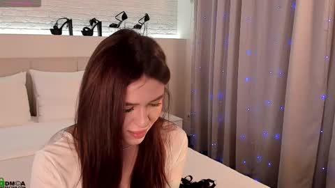 Snapshot of _emiliaa_ chatting on October 14, 2025, 2:34 am Milana online show from October 14, 2025, 2:34 am
