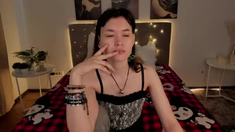 _emily__strike_ online show from April 29, 2026, 1:53 am