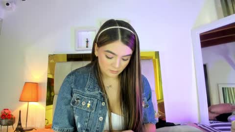 Isabella online show from December 31, 2024, 12:04 pm