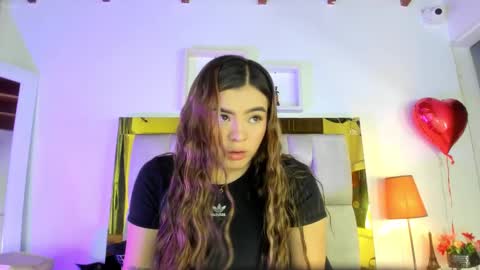 Isabella online show from February 19, 2025, 12:22 pm