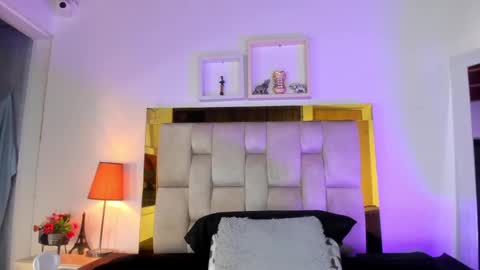 Isabella online show from March 3, 2025, 12:05 pm