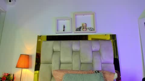 Isabella online show from March 12, 2025, 12:04 pm