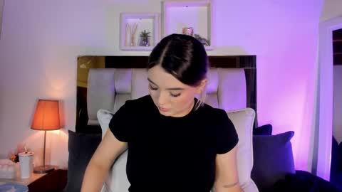 Isabella online show from March 18, 2026, 12:08 pm