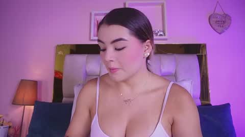 Isabella online show from June 22, 2026, 12:02 pm