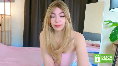 Snapshot of _emilyzortea_ chatting on October 16, 2025, 8:15 am Emily online show from October 16, 2025, 8:15 am