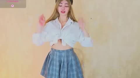 Snapshot of _emilyzortea_ chatting on November 19, 2025, 9:31 am Emily online show from November 19, 2025, 9:31 am