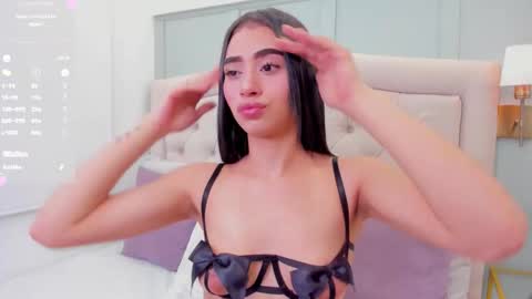 Snapshot of _emma_luu_ chatting on October 23, 2025, 11:14 pm Emi  online show from October 23, 2025, 11:14 pm