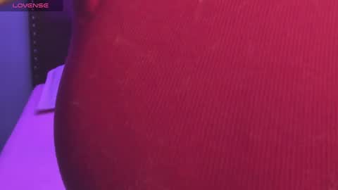 bigboobs evelyn online show from December 11, 2024, 3:45 am