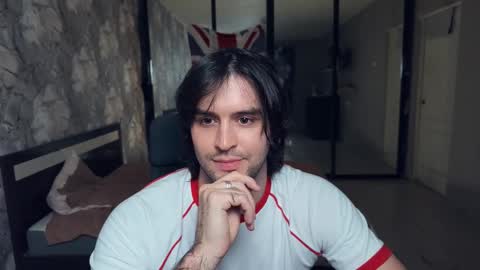 Snapshot of _fatrabbit chatting on November 1, 2025, 5:04 pm Keanu online show from November 1, 2025, 5:04 pm