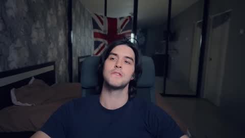 Keanu online show from November 30, 2025, 2:10 pm