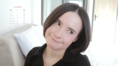 Snapshot of _female_essence_ chatting on March 29, 2026, 3:56 pm Essie online show from March 29, 2026, 3:56 pm