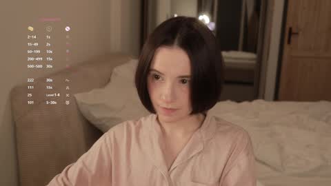 Snapshot of _female_essence_ chatting on April 3, 2026, 6:39 pm Essie online show from April 3, 2026, 6:39 pm