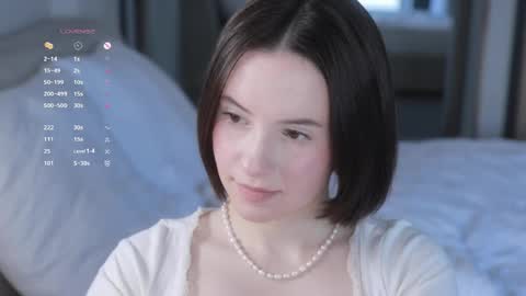 Snapshot of _female_essence_ chatting on May 16, 2026, 8:33 am Essie online show from May 16, 2026, 8:33 am