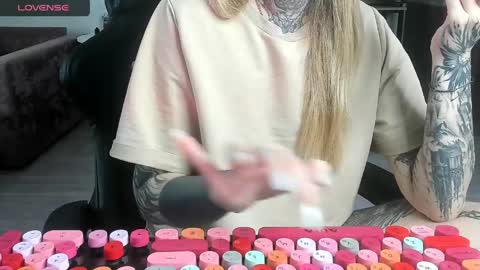 Snapshot of _feralberry__ chatting on March 28, 2026, 9:09 am Alis online show from March 28, 2026, 9:09 am