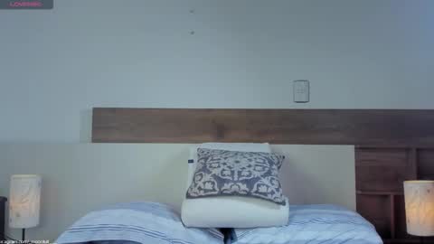 Snapshot of _fullmoon chatting on November 18, 2025, 8:02 pm fullmoon online show from November 18, 2025, 8:02 pm