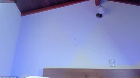 Snapshot of _fullmoon chatting on December 17, 2025, 9:10 pm fullmoon online show from December 17, 2025, 9:10 pm