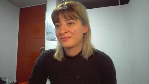 Snapshot of _genesid_dixton chatting on April 7, 2026, 10:42 pm Mia-foster online show from April 7, 2026, 10:42 pm